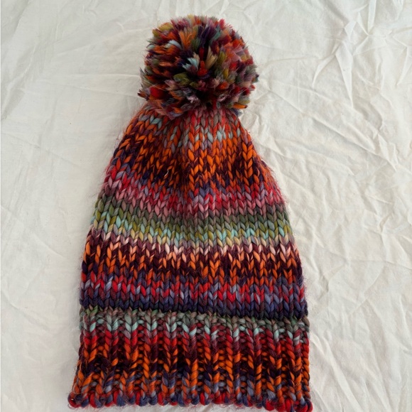 NWT Forever 21 Pom Pom Knit Beanie Hat Red/ Multi Color OS - Picture 2 of 5